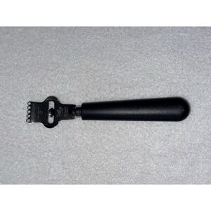 Pampered Chef Lemon Zester Scorer 1133 Citrus Orange Lime Cooking Cucumbers